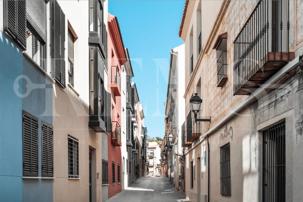 Inviting Apartment In The Center By Rems Malaga Bagian luar foto