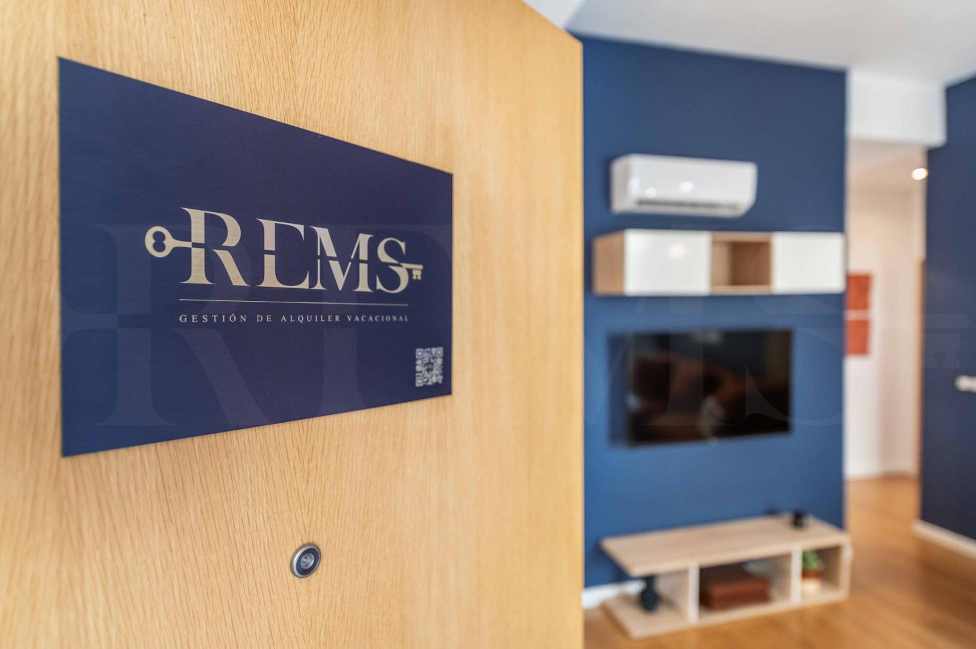 Inviting Apartment In The Center By Rems Malaga Bagian luar foto